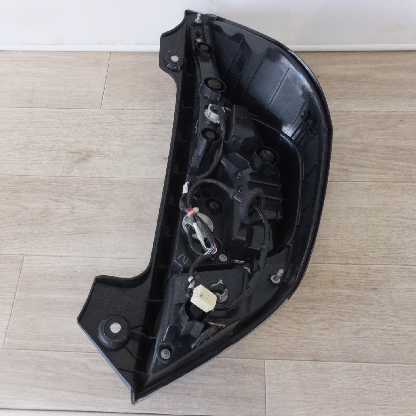 [送料無料] ★トヨタ TOYOTA 純正 アクア NHP10 テールライト STANLEY 52-297 左★