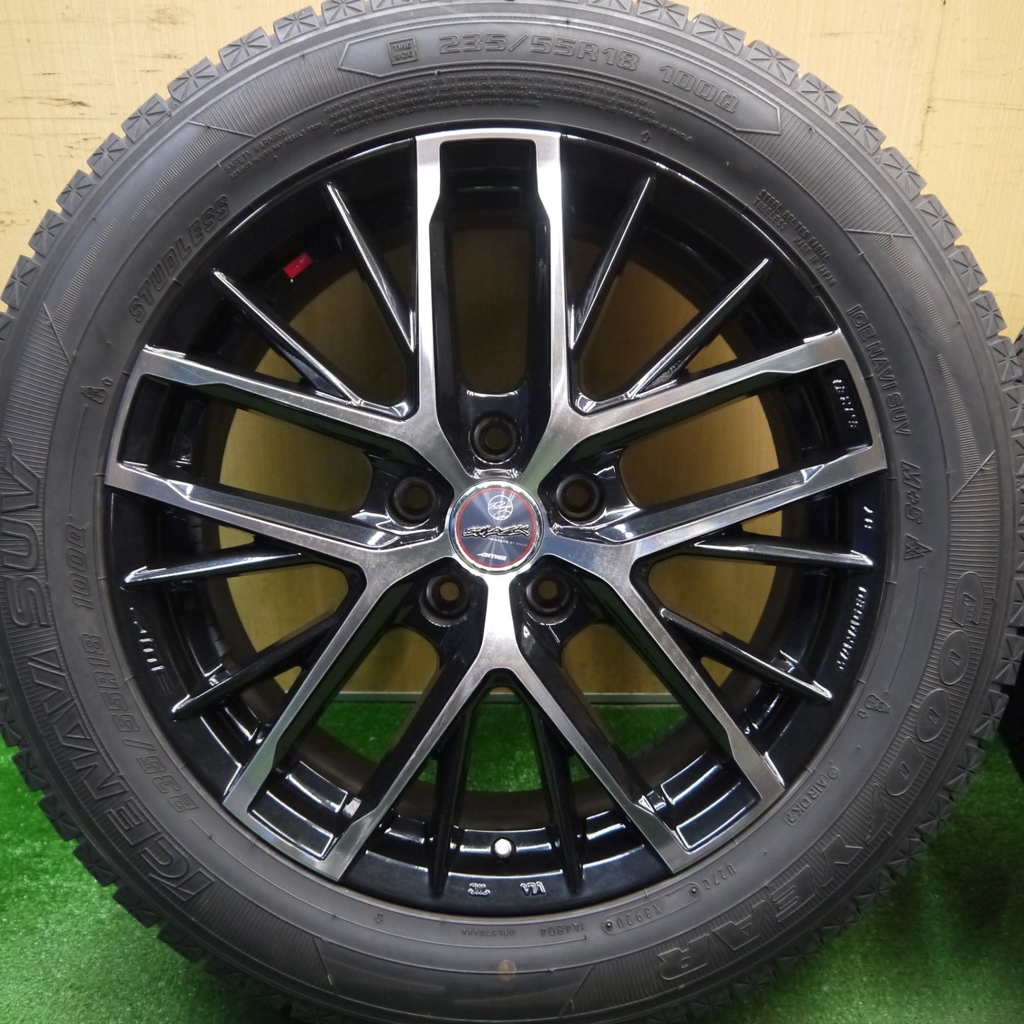バリ溝！キレイ！9.5分以上★スタッドレス 235/55R18 グッドイヤー アイスナビ SUV SMACK ENKEI AME スマック エンケイ 18インチ PCD114.3/5H★6013008Hス