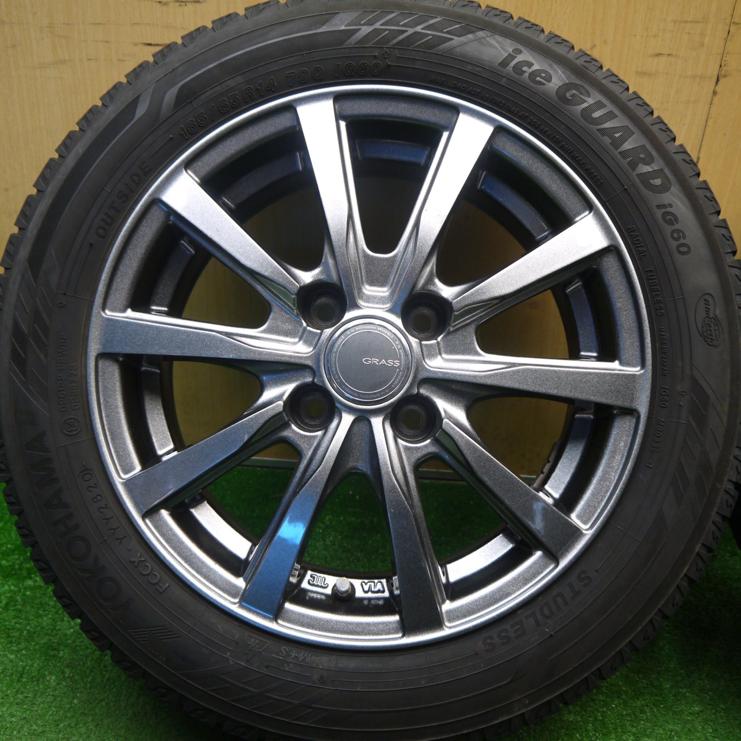 バリ溝！9.5分★スタッドレス 165/65R14 ヨコハマ アイスガード iG60 GRASS グラス 14インチ PCD100/4H★6011902Hス