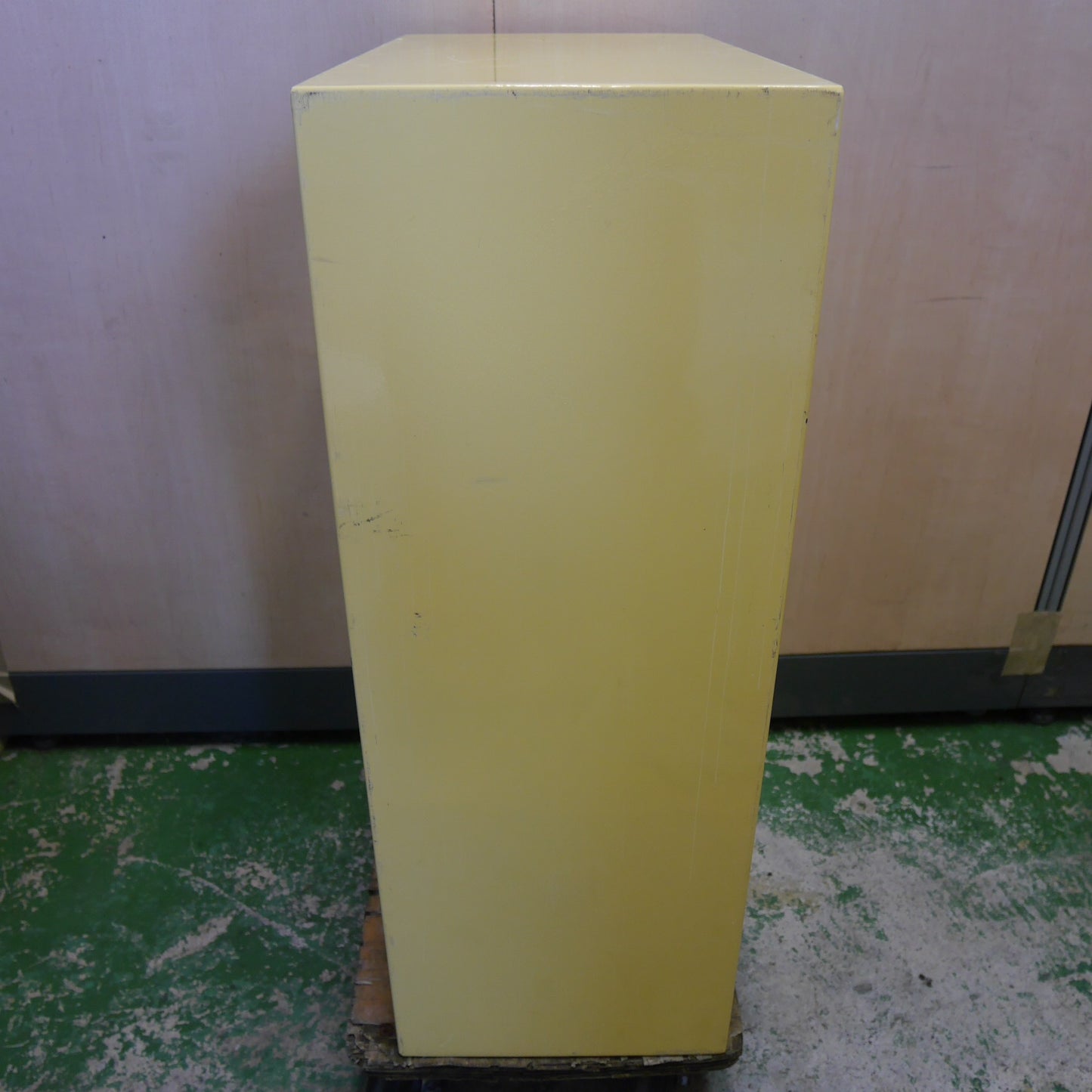 [送料無料] ☆手動式 自動 販売機 トレカ BOX トレーディング カード ボックス 自販機 ガチャ ガチャ メーカー 型式 不明 現状品②☆