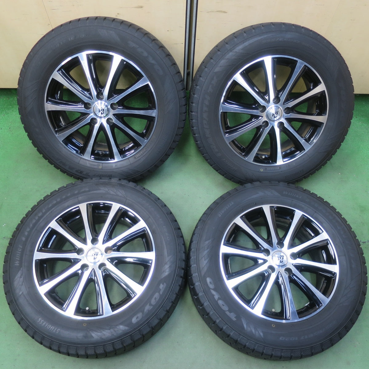 バリ溝！9.5分◎スタッドレス 225/65R17 トーヨー ウインター トランパス TX PRAUZER プラウザー 17インチ PCD114.3/5H◎6062609イス