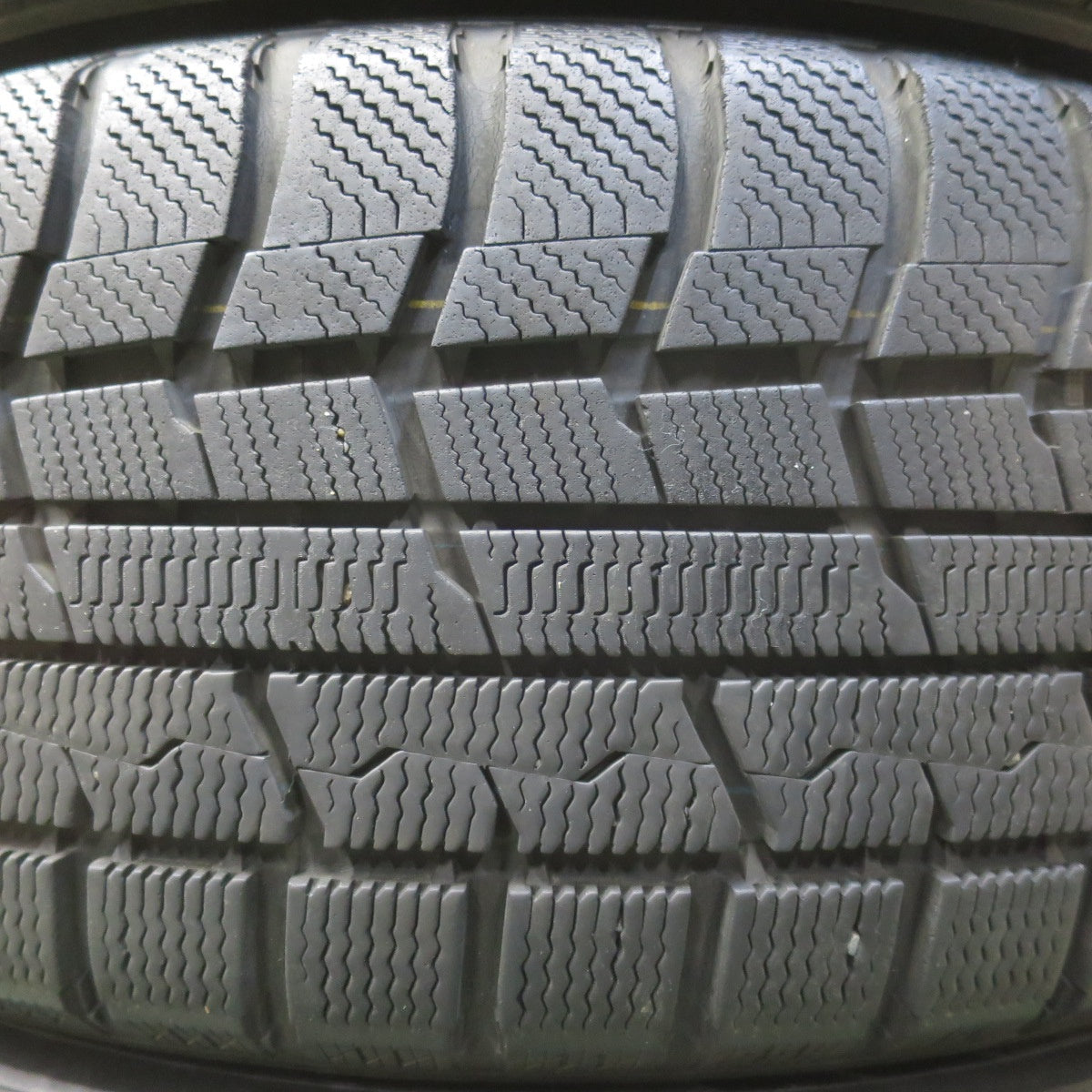 バリ溝！キレイ！9.5分◎632 LOXARNY TARKUS 225/50R18 スタッドレス トーヨー ウインター トランパス TX ロクサーニ タルカス 18インチ PCD114.3/5H◎6100501IMス