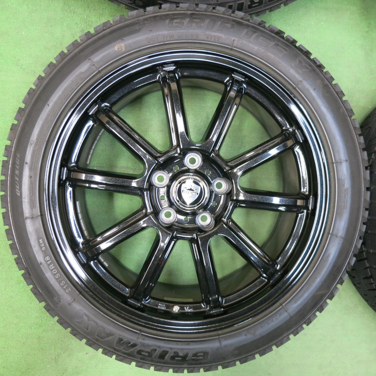 [送料無料] バリ溝！22年！キレイ！9.5分以上★スタッドレス 215/50R18 グリップマックス GRIP ICE X ESTROSA エステローザ 18インチ PCD114.3/5H★4122710SYス