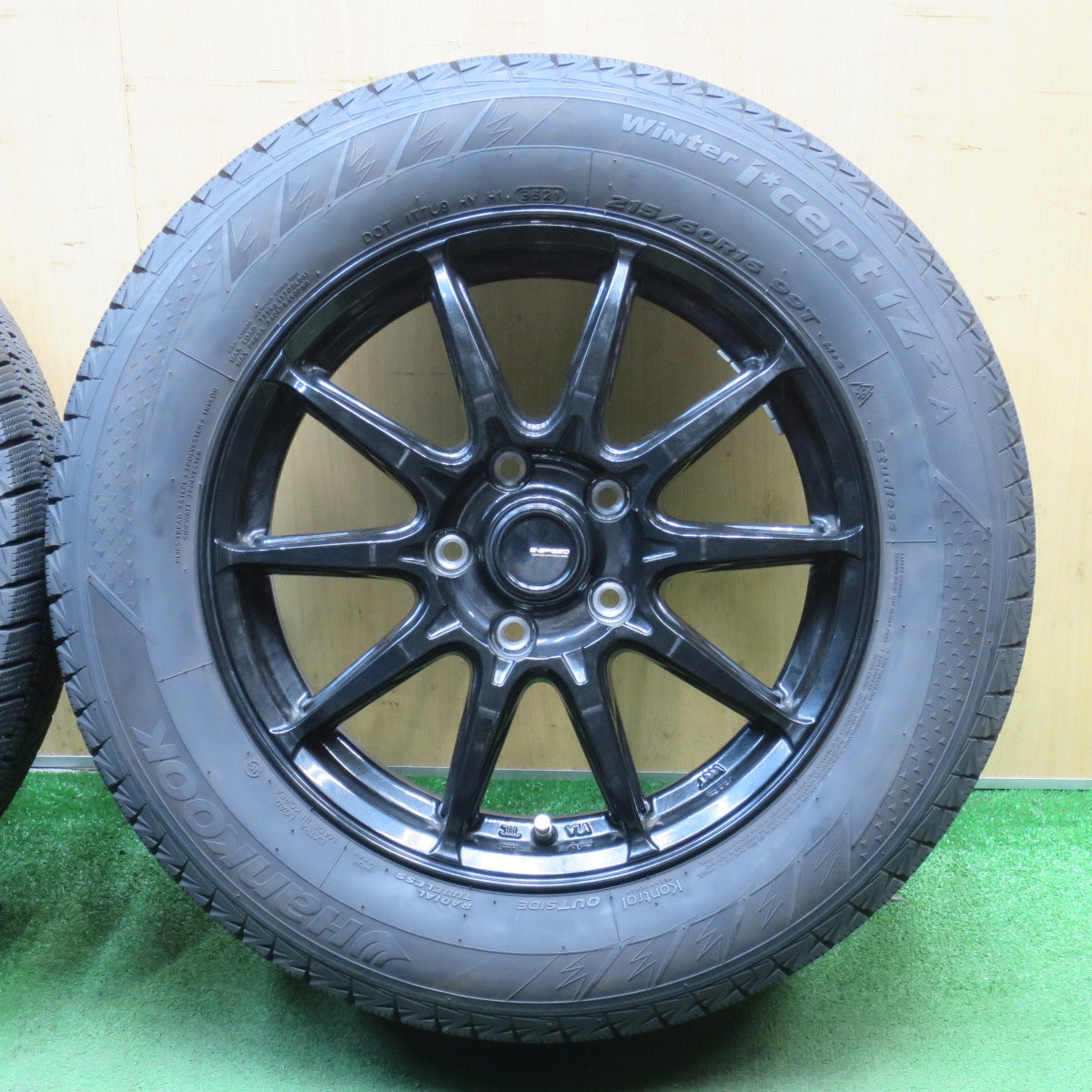 バリ溝！キレイ！9.5分◎スタッドレス 215/60R16 ハンコック ウインター アイセプト IZ 2A G-SPEED Gスピード 16インチ PCD114.3/5H◎6072405NJス