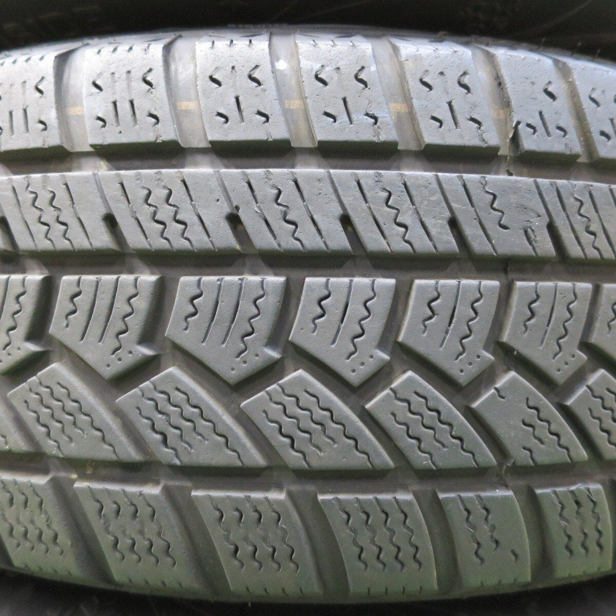 キレイ！21年★プリウス 等 195/65R15 スタッドレス インターステート DURATION30 BRANDLE-LINE ブランドルライン 15インチ PCD100/5H★5032706イス