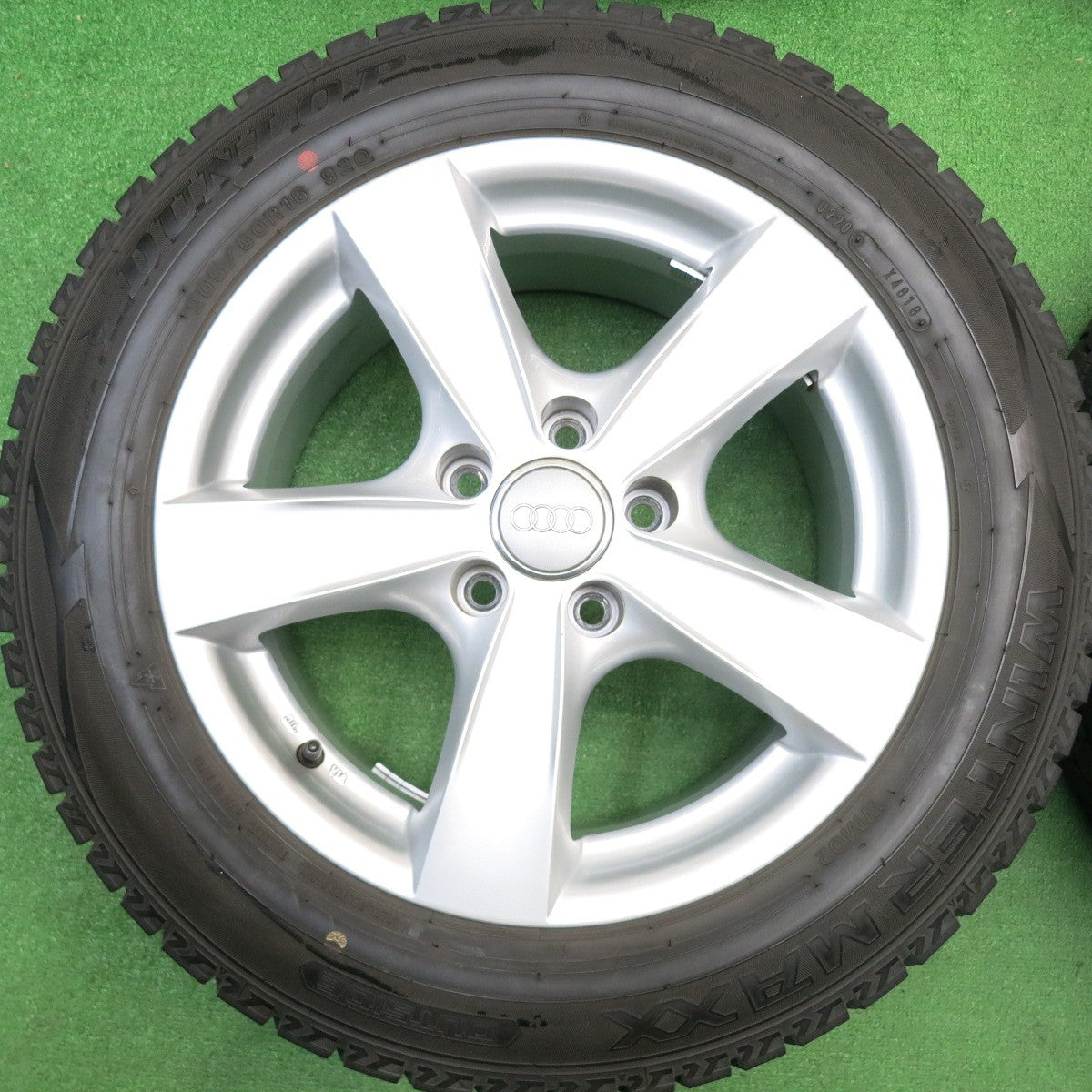 バリ溝！9.5分★アウディ A4 8K 等 AGA Nebel 205/60R16 スタッドレス ダンロップ ウインターマックス WM02 ネーベル 16インチ PCD112/5H★5122109HAス