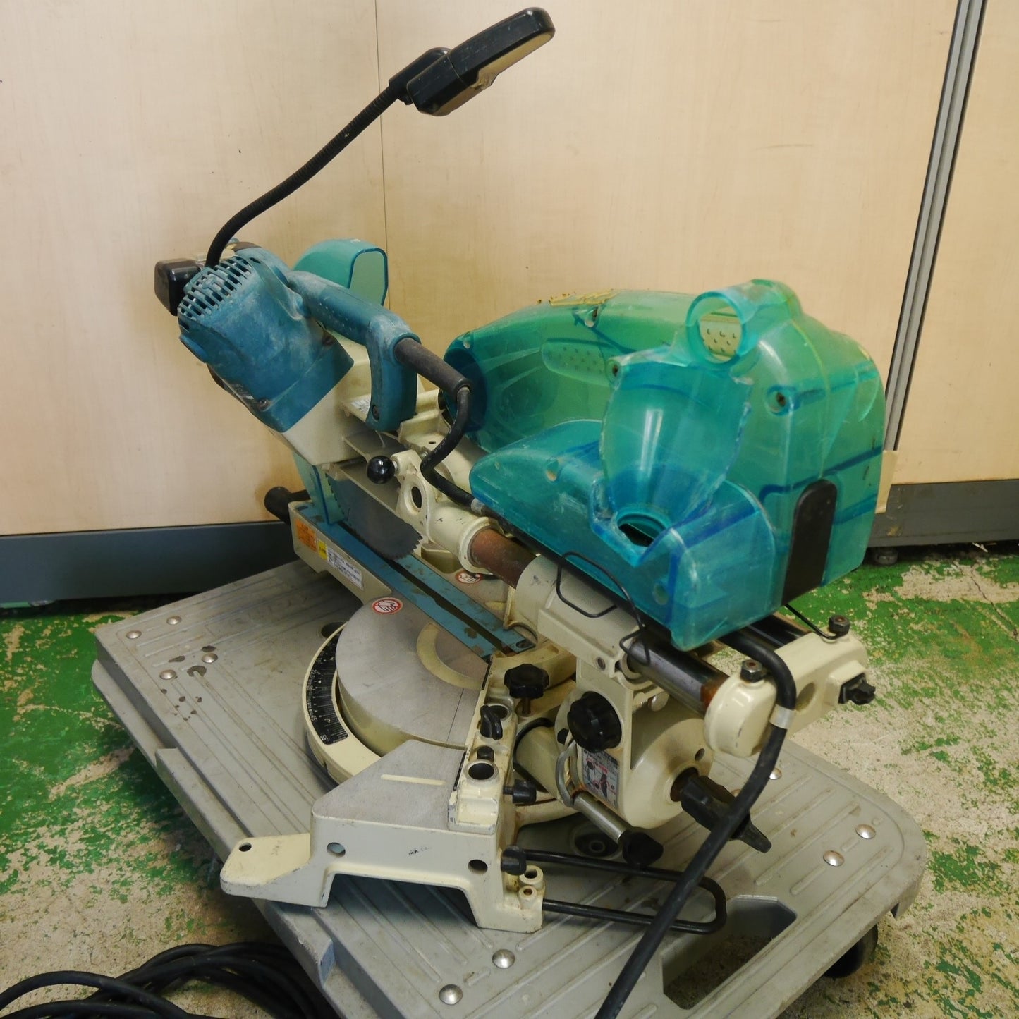 [送料無料] ☆マキタ 216mm スライド マルノコ LS0814FL 電動 工具 切断機 丸ノコ 丸のこ 丸鋸 makita 木工用 ジャンク品☆