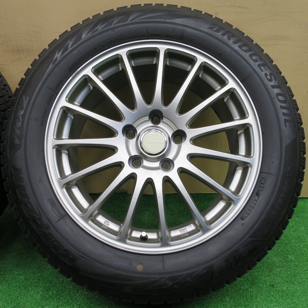 バリ溝！23年！ほぼ10分★スタッドレス 215/60R17 ブリヂストン ブリザック VRX2 ECO FORME エコフォルム 17インチ PCD114.3/5H★5122002NKス