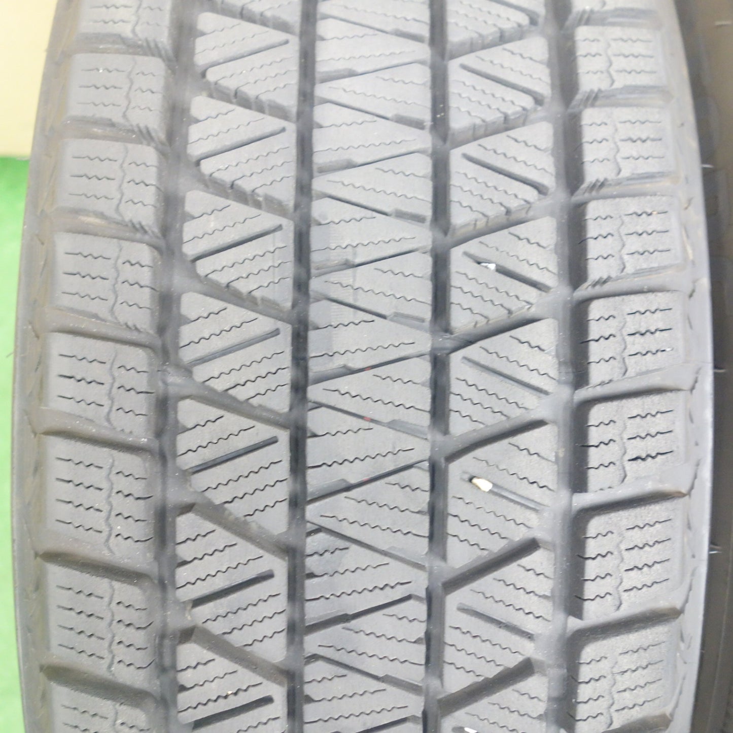 バリ溝！24年！キレイ！9.5分★スタッドレス 235/60R18 ブリヂストン ブリザック DM-V3 Exceeder エクシーダー 18インチ PCD114.3/5H★6030402KTス