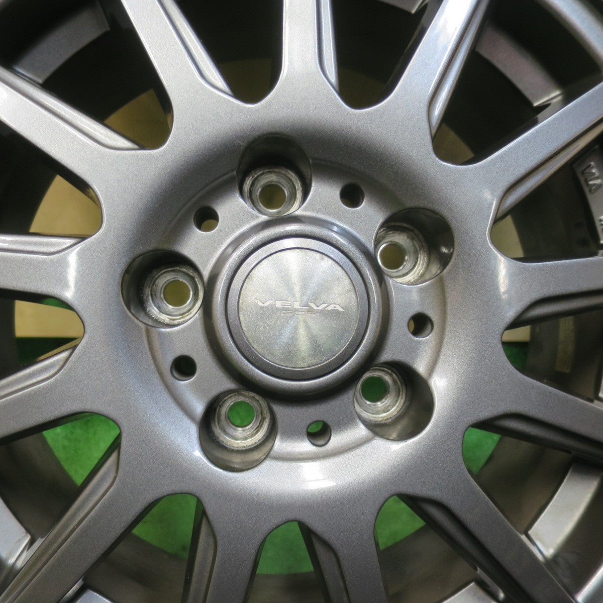 バリ溝！24年！キレイ！ほぼ10分★スタッドレス 195/65R15 グッドイヤー アイスナビ8 VELVA IGOR ヴェルヴァ イゴール 15インチ PCD114.3/5H★5111407イス