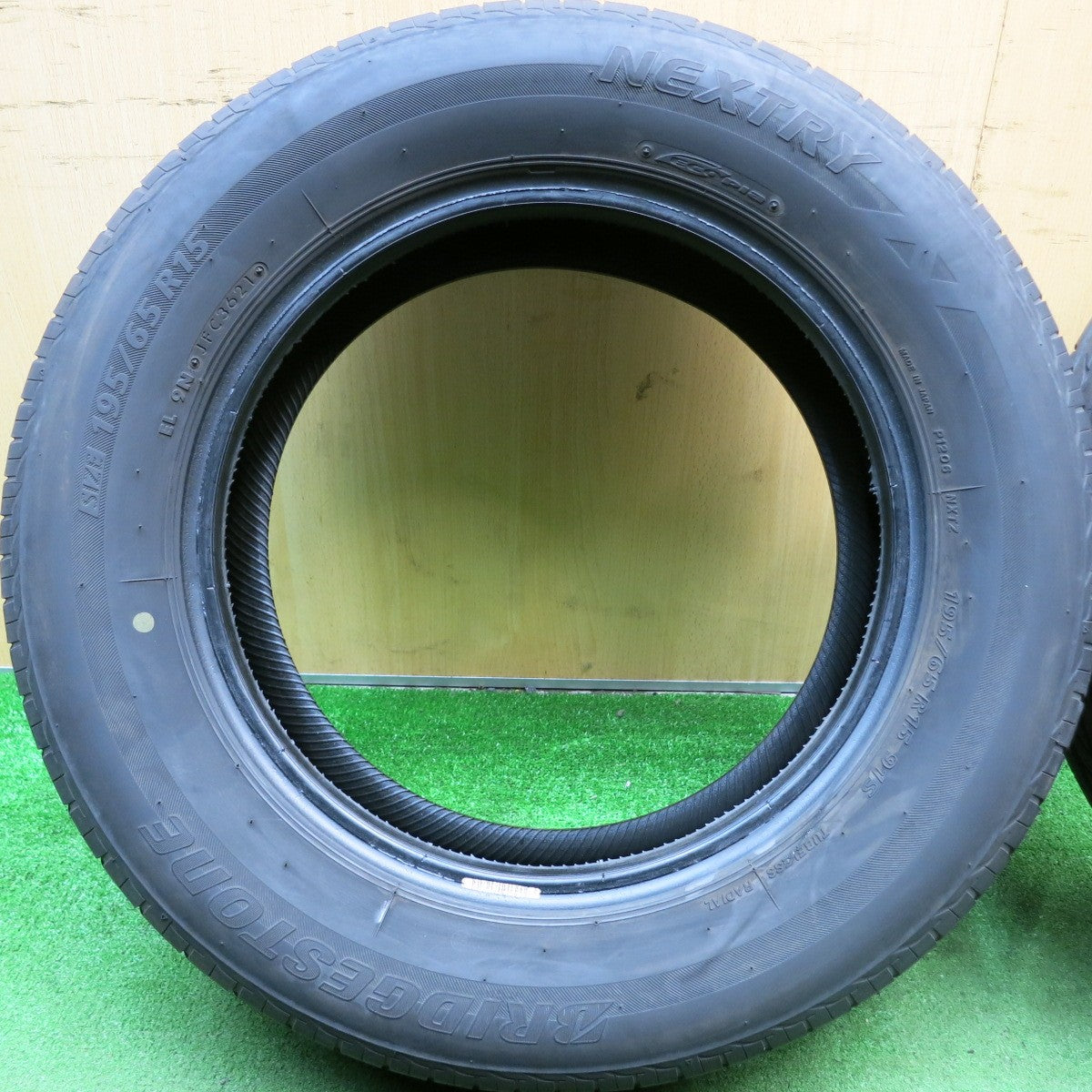 バリ溝！21年！9.5分★195/65R15 ブリヂストン ネクストリー エコピア タイヤ 15インチ プリウス ノア ヴォクシー セレナ 等★5071711HAノタ