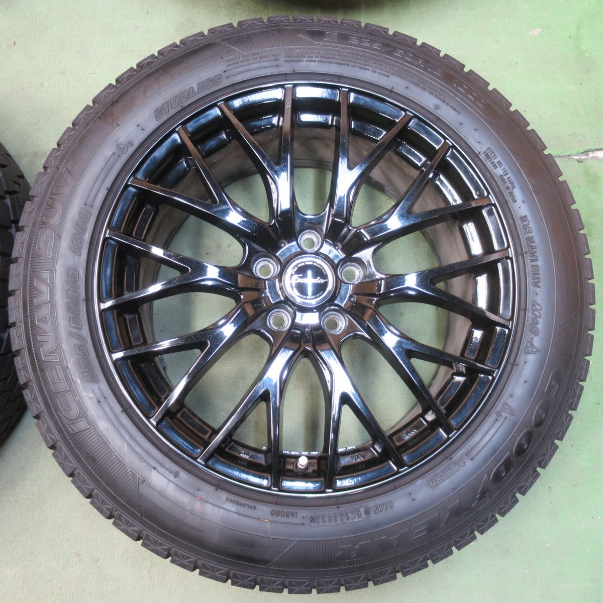 バリ溝！23年！キレイ！ほぼ10分◎スタッドレス 225/60R18 グッドイヤー アイスナビ SUV Exceeder エクシーダー 18インチ PCD114.3/5H◎6100502IMス