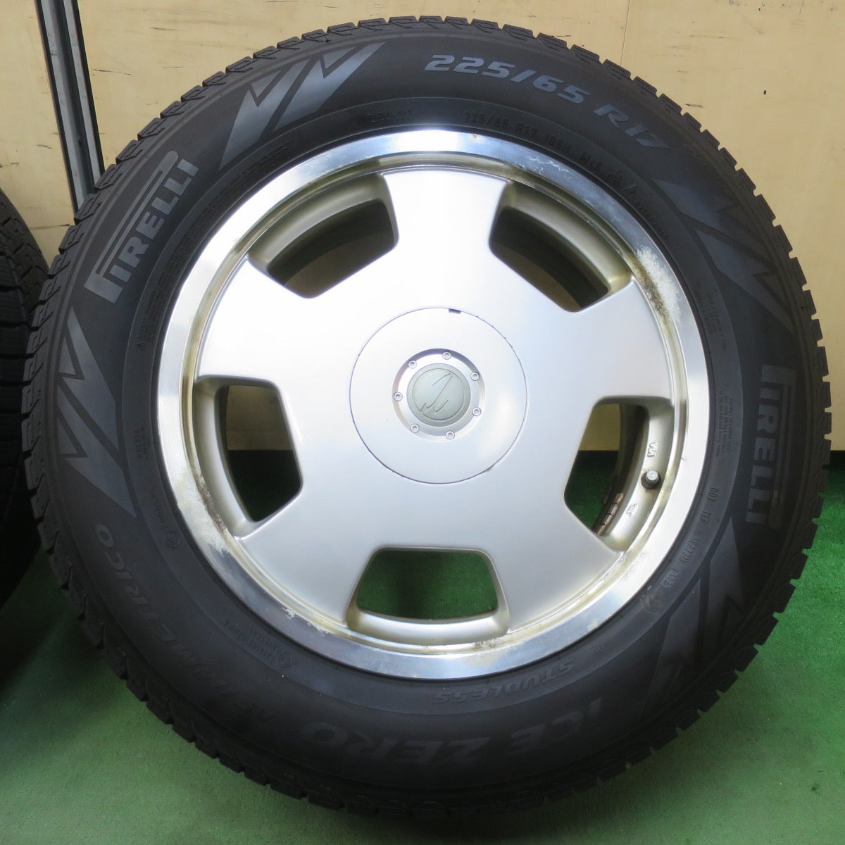 バリ溝！23年！9.5分★スタッドレス 225/65R17 ピレリ アイスゼロ アシンメトリコ 社外 アルミ 17インチ 114.3/4H 5H マルチ★5111408イス