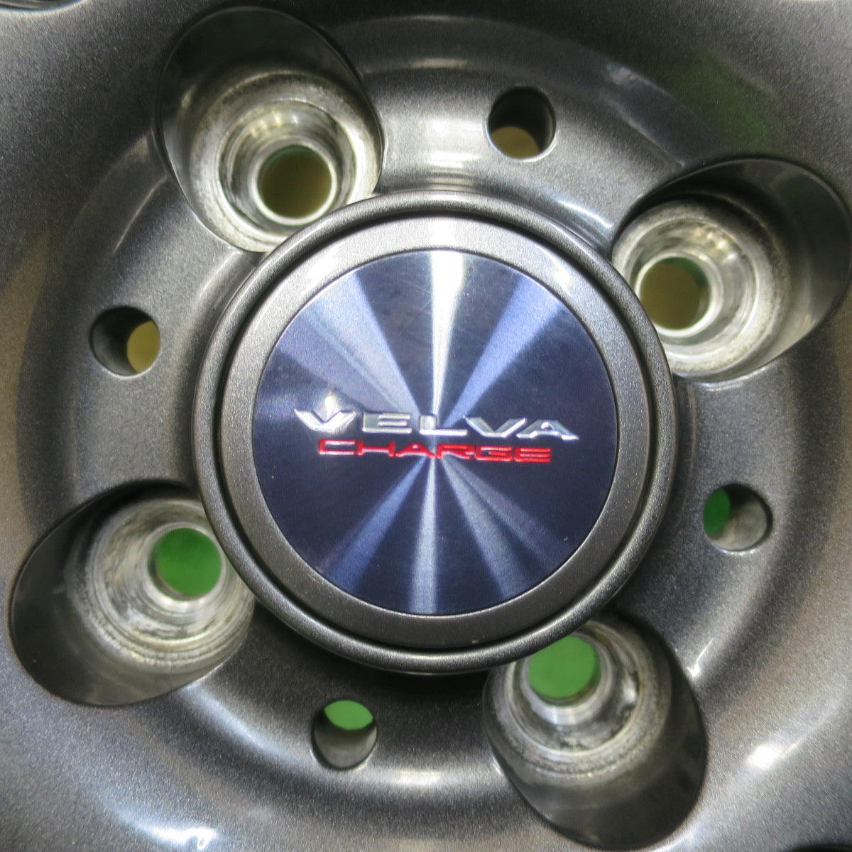 バリ溝！23年！キレイ！9.5分★スタッドレス 185/70R14 ヨコハマ アイスガード iG60 VELVA CHARGE ヴェルヴァ 14インチ PCD100/4H★5041205イス