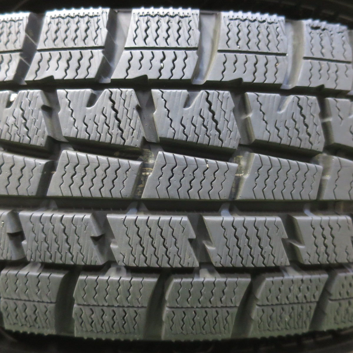 バリ溝！キレイ！9.5分以上◎スタッドレス 165/70R14 ダンロップ ウインターマックス WM01 smart MANARAY SPORT スマート マナレイ スポーツ 14インチ PCD100/4H◎6071805イス