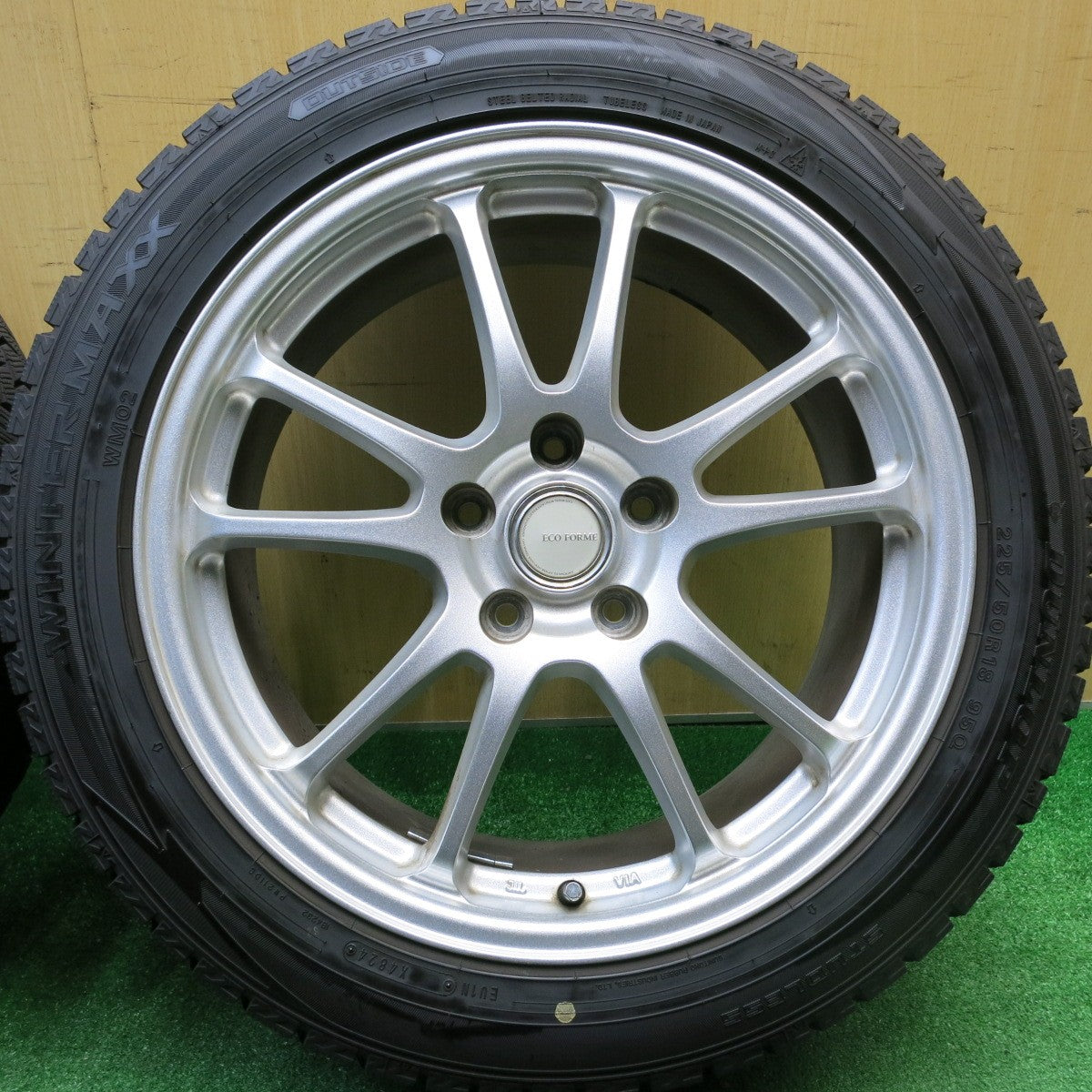 バリ溝！24年！キレイ！9.5分以上★スタッドレス 225/50R18 ダンロップ ウインターマックス WM02 ECO FORME SE-10 エコフォルム 18インチ PCD114.3/5H★5112508HAス