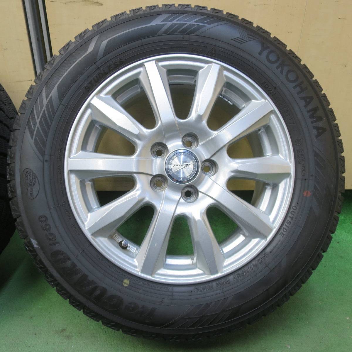 4本価格◎プリウス 等 195/65R15 スタッドレス ヨコハマ アイスガード iG60 JOKER ジョーカー 15インチ PCD100/5H◎6090906イス