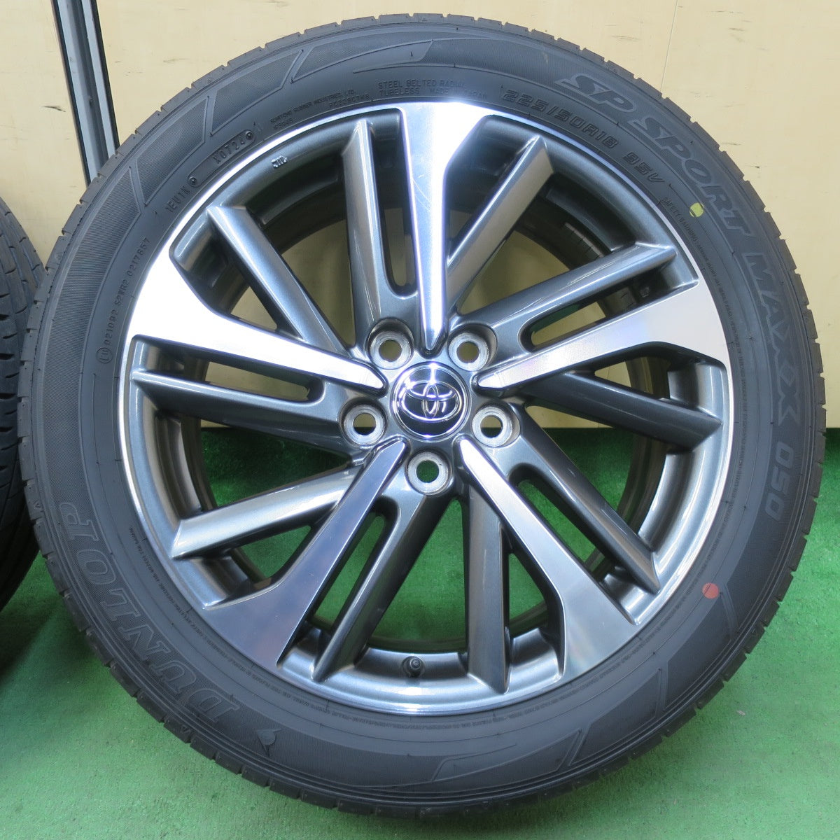 [送料無料] バリ溝！24年！キレイ！9.5分★トヨタ カローラ クロス Z 純正 225/50R18 ダンロップ SPスポーツマックス 050 18インチ PCD114.3/5H★5012001イノ