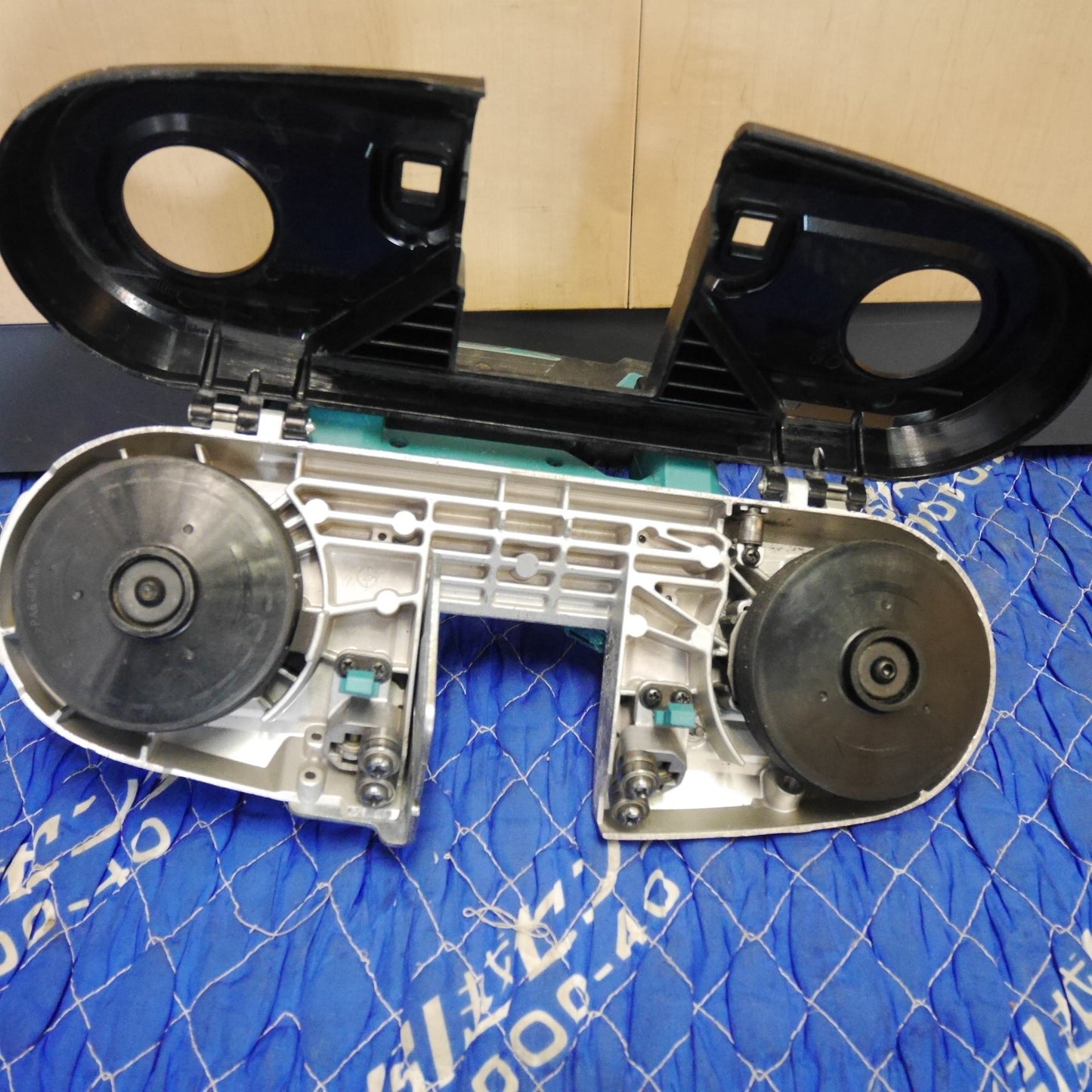 [送料無料] ☆マキタ 充電式 ポータブル バンドソー PB183D 電動 工具 切断機 makita コードレス 本体のみ☆