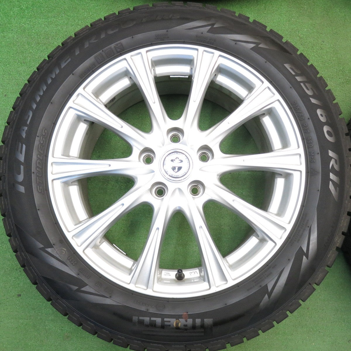 バリ溝！9.5分以上★スタッドレス 215/60R17 ピレリ アイスアシンメトリコ プラス JOKER ジョーカー 17インチ PCD114.3/5H★6040504HAス