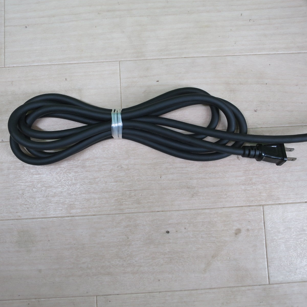 [送料無料] キレイ☆日立 1.6mm 折板 ニブラ CN16SA 電動 工具 切断 機 窓抜き HITACHI 100V☆