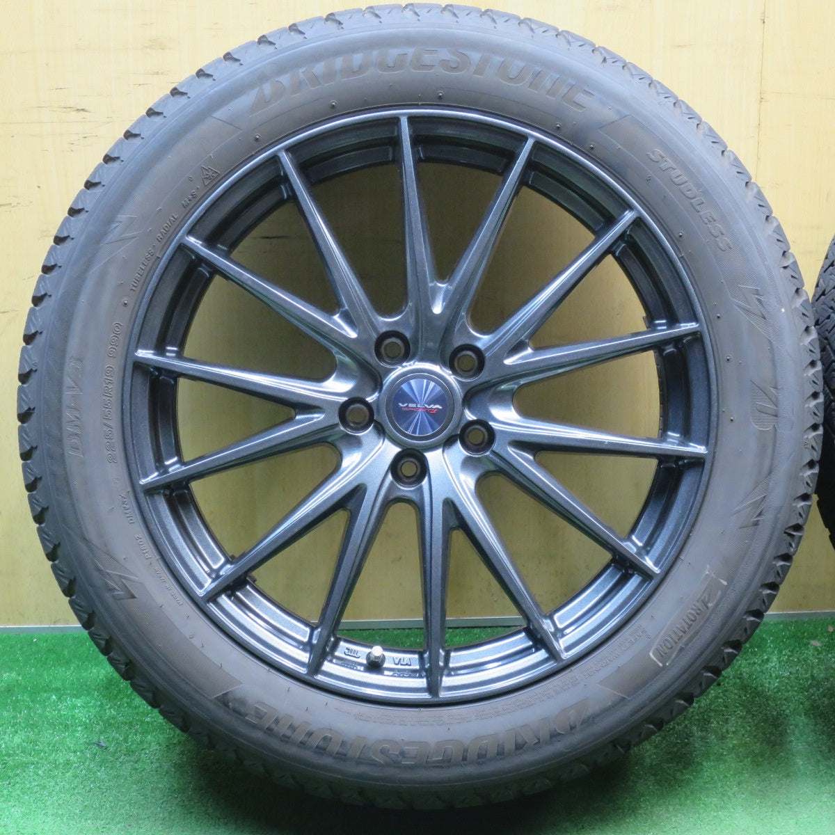 バリ溝！キレイ！9.5分★スタッドレス 225/55R19 ブリヂストン ブリザック DM-V3 VELVA SPORTZ ヴェルヴァ 19インチ PCD114.3/5H★6030402NJス