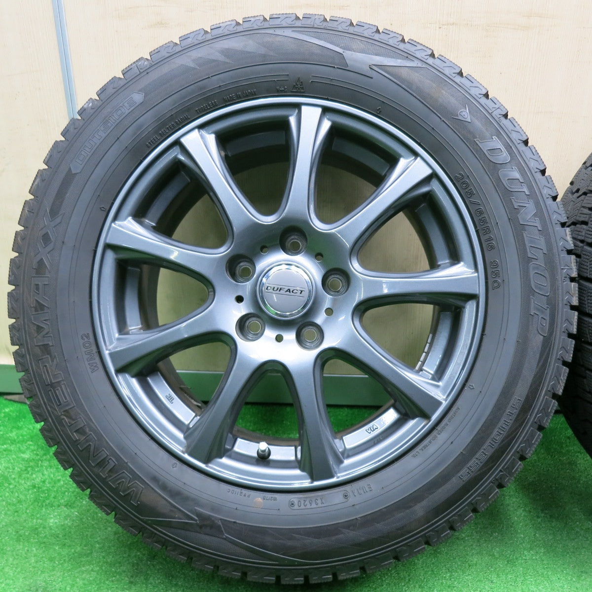 [送料無料] バリ溝！20年！キレイ！9.5分以上★スタッドレス 205/65R16 ダンロップ ウインターマックス WM02 DUFACT デュファクト 16インチ PCD114.3/5H★4111402NJス