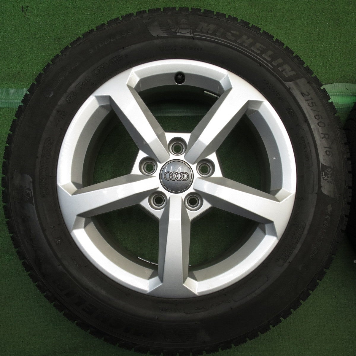 バリ溝！キレイ！8.5分◎アウディ Q2 純正 215/60R16 スタッドレス ミシュラン X-ICE3+ 16インチ PCD112/5H◎6092901NJス