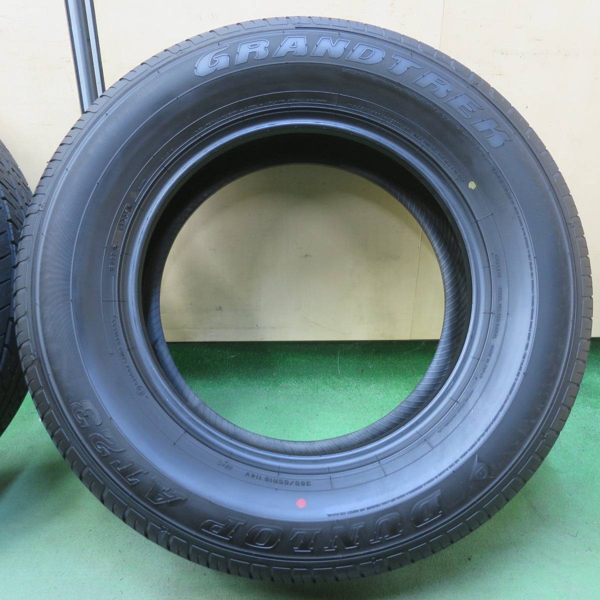 新車外し！25年★265/65R18 ダンロップ AT23 グラントレック タイヤ 18インチ ランクル 300 250 等★6070206イノタ