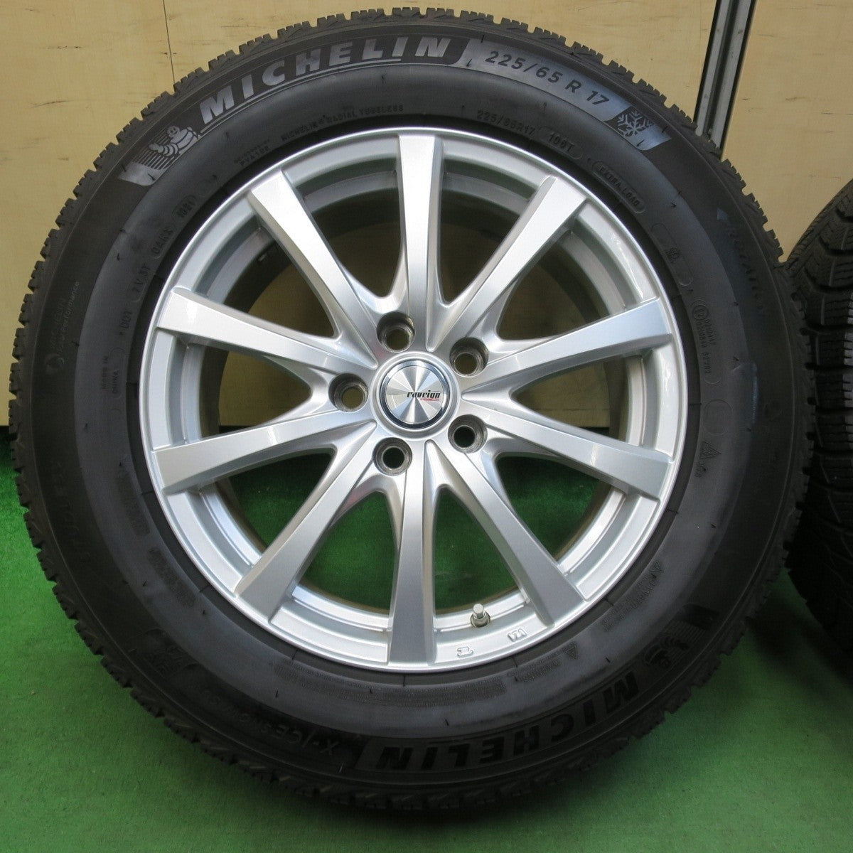 バリ溝！21年！キレイ！9分★スタッドレス 225/65R17 ミシュラン X-ICE SNOW SUV ravrion RS01 ラブリオン 17インチ PCD114.3/5H★5010301イス