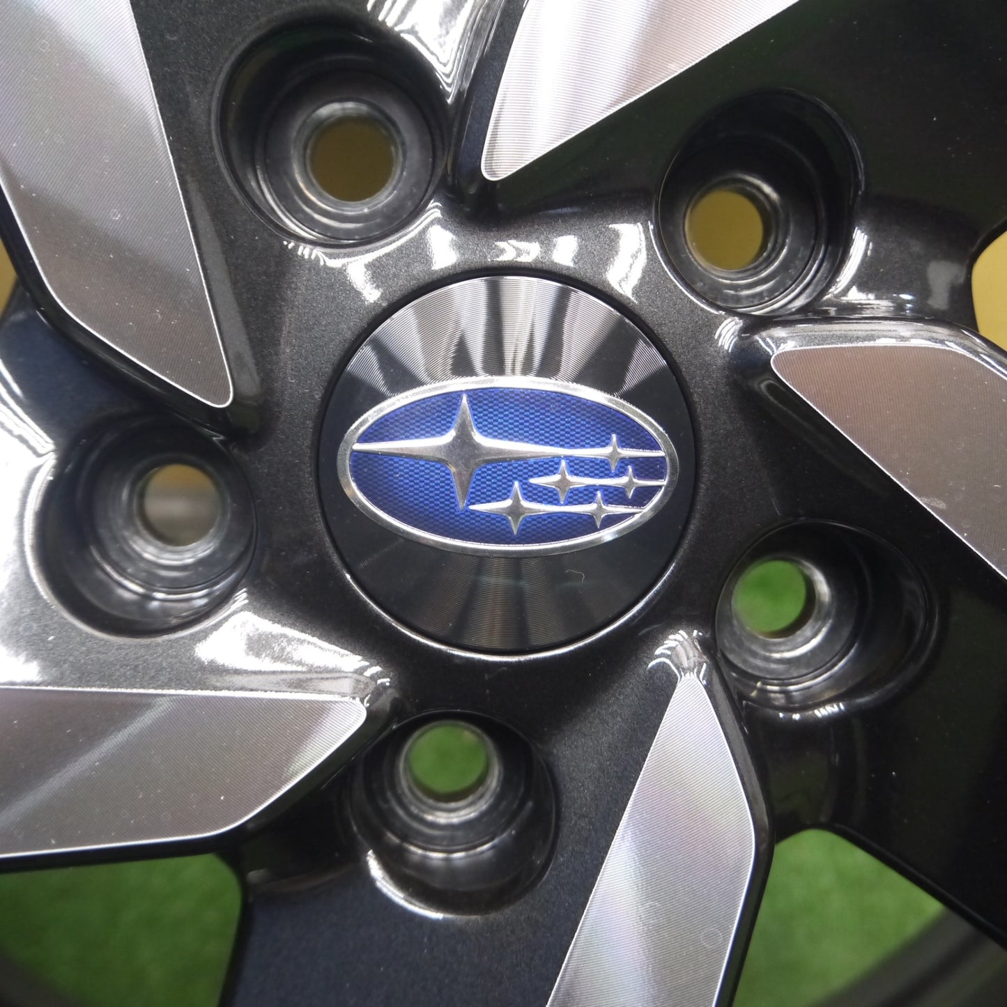 *送料無料* 新車外し★スバル フォレスター SKE アドバンス 純正 純正 ホイール 18インチ Advance 18×7J PCD114.3/5H★4051006Hホ