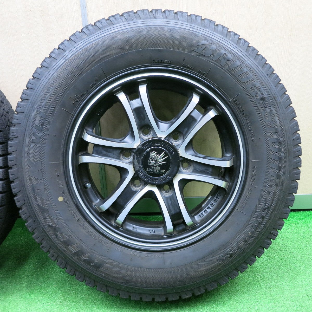 [送料無料] 4本価格！22年★ハイエース等 スタッドレス WEDS ADVENTURE 195/80R15 107/105L ブリヂストン ブリザック VL1 PCD139.7/6H★4103003NJス