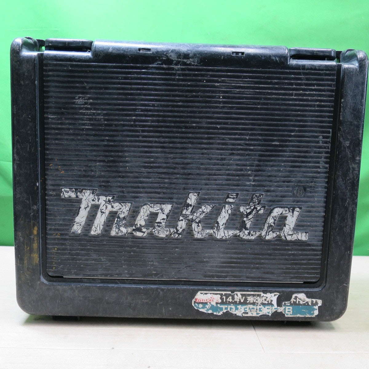[送料無料] ☆マキタ 充電式インパクトドライバ TD132D 14.4V 急速充電器 DC18RA 電動 工具 コードレス makita☆