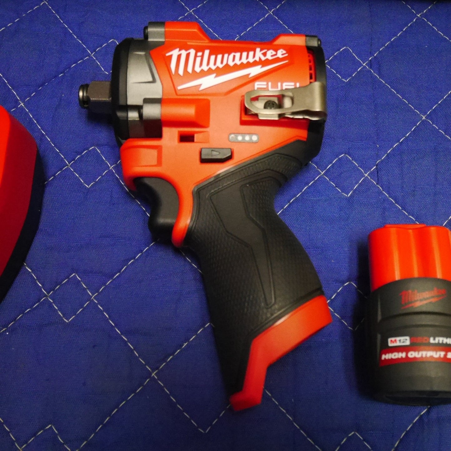 [送料無料] ほぼ未使用☆Milwaukee ミルウォーキー インパクトレンチ M12 FUEL FIW2F12/38 電動 工具 12V コードレス☆