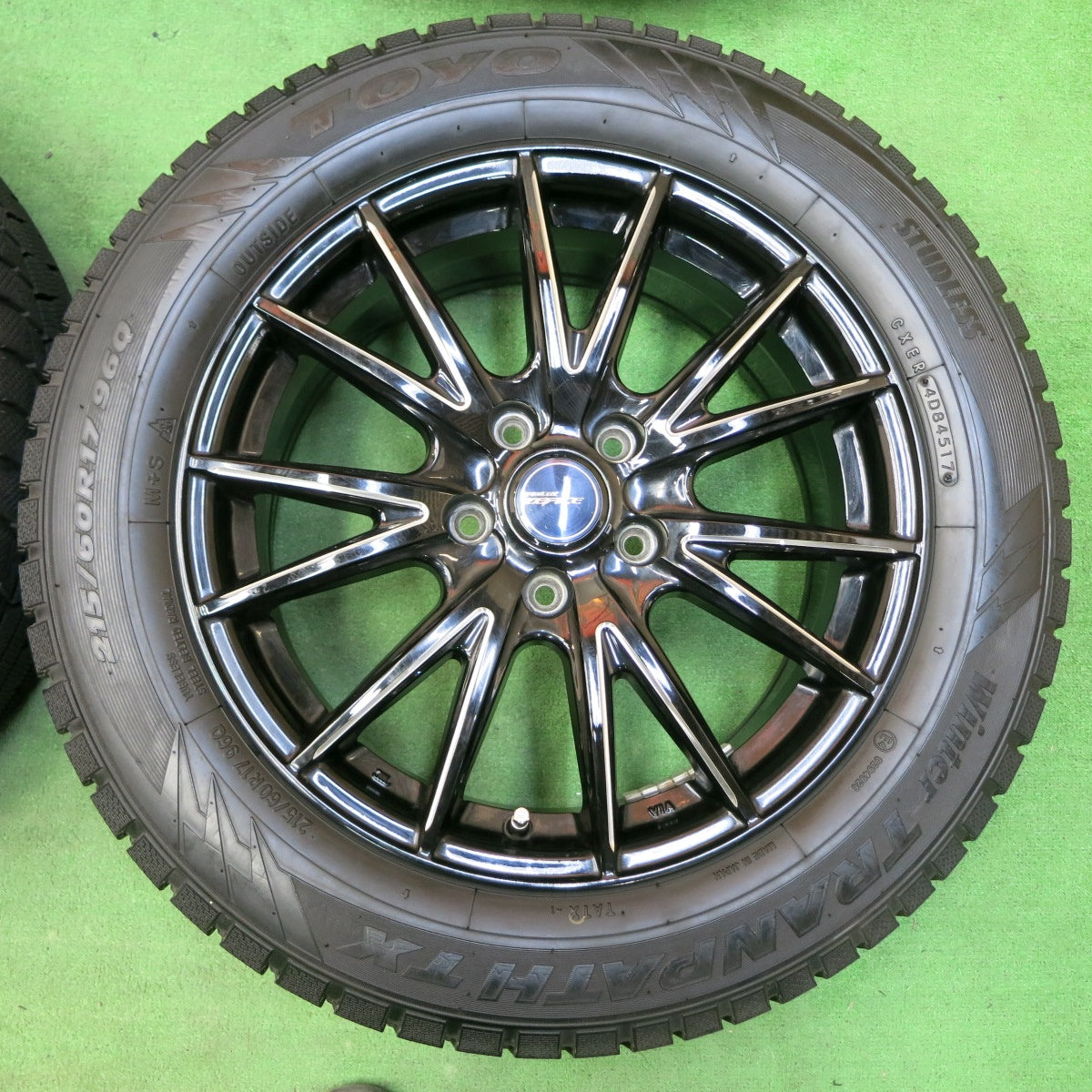 *送料無料* 超バリ溝！キレイ！9.5分以上★スタッドレス 215/60R17 トーヨー ウインタートランパス TX RiZLEY ZEFICE ライツレー 17インチ PCD114.3/5H★4050501IMス