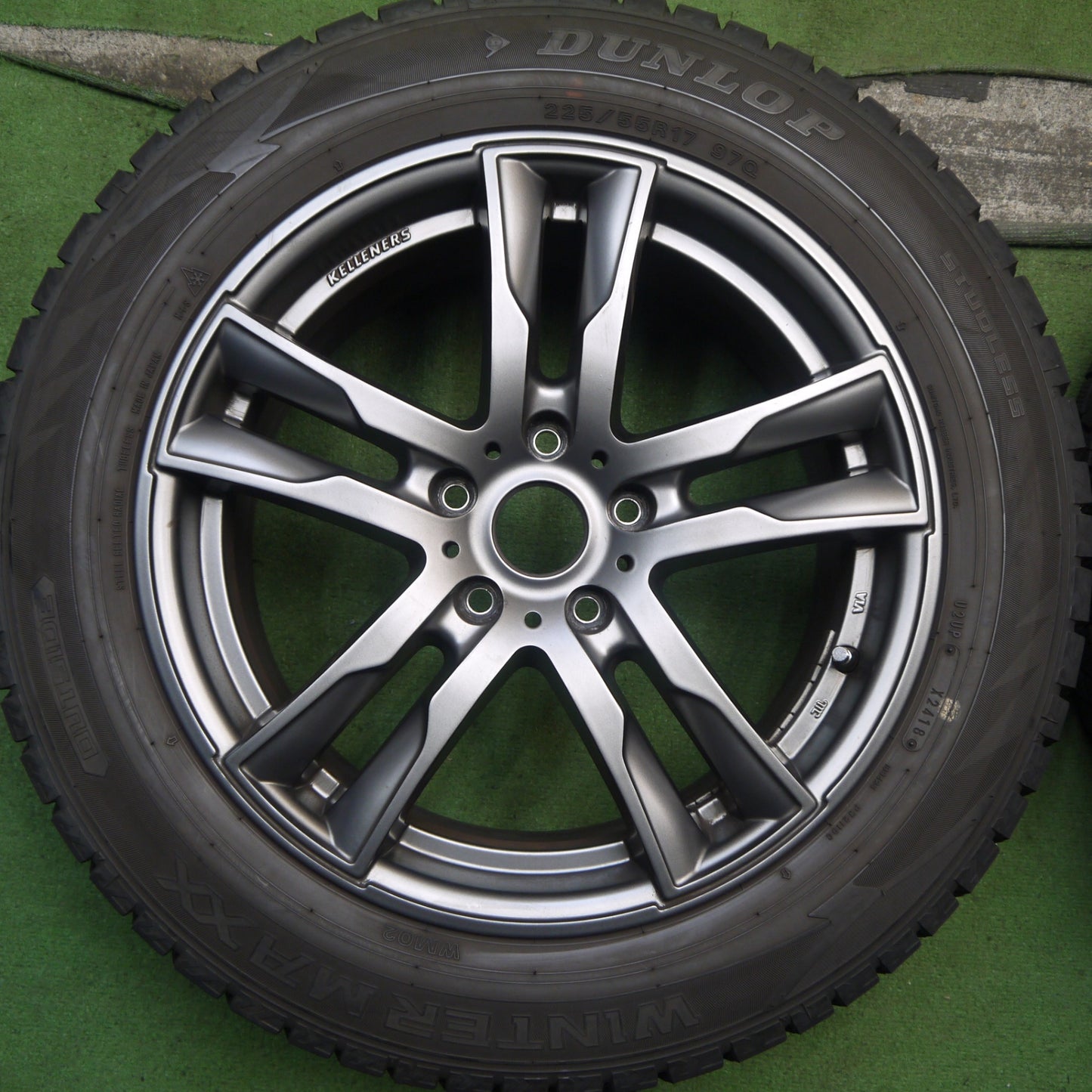 バリ溝！キレイ！9分★BMW 等 KELLENERS 225/55R17 スタッドレス ダンロップ ウインターマックス WM02 ケレナーズ 17インチ PCD112/5H★5091701Hス