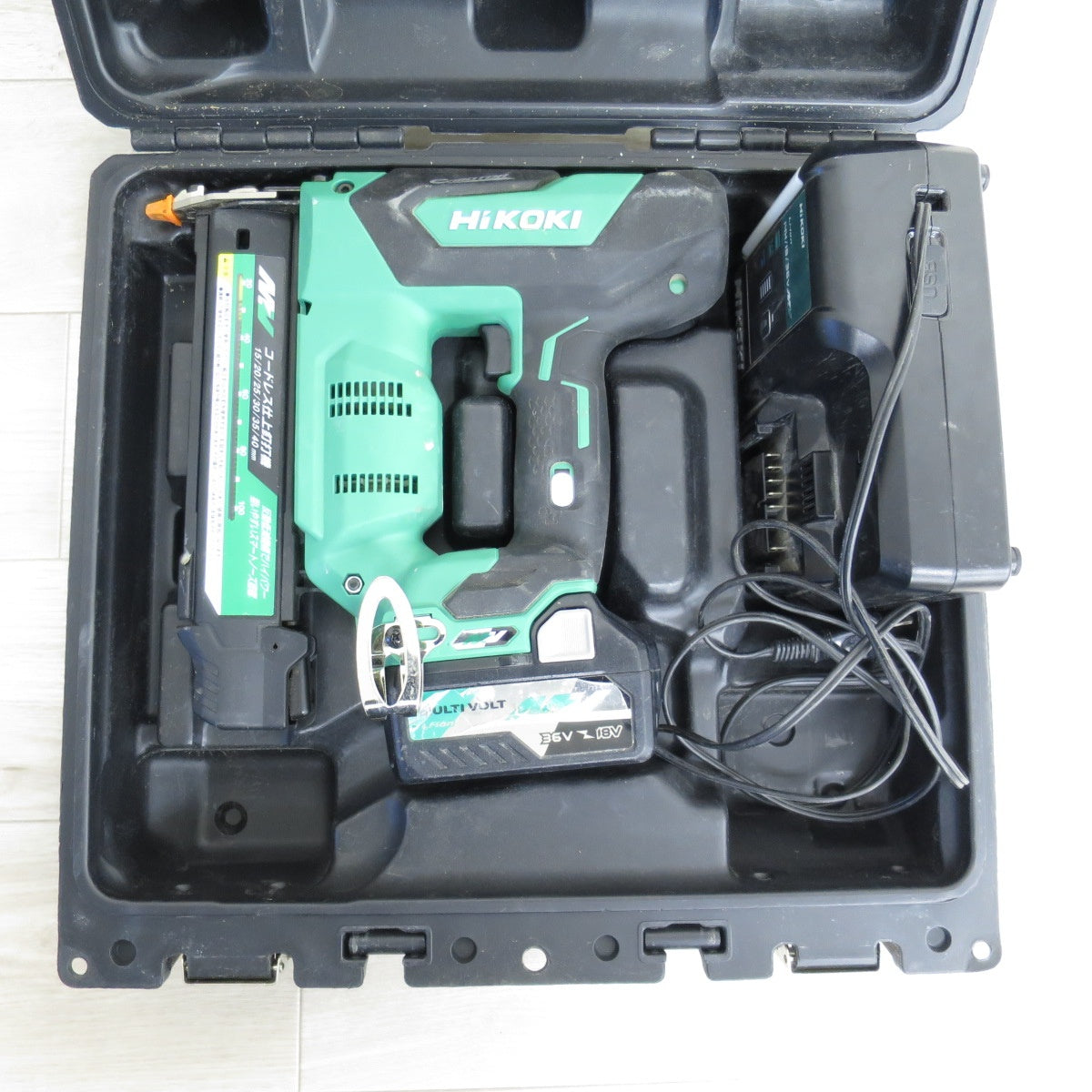 [送料無料] ◇HiKOKI ハイコーキ 40mm コードレス 仕上 釘打機 NT3640DA 電動 工具 釘打ち機 バッテリー 充電器◇