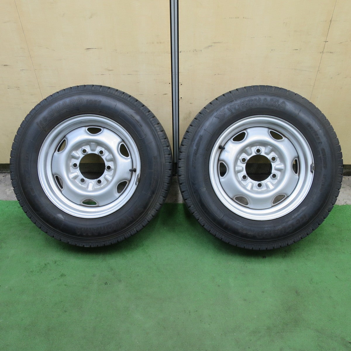 バリ溝！キレイ！8.5分！2本★スタッドレス 195/75R15 109/107L 12PR ヨコハマ アイスガード iG91 スチール ホイール 15インチ PCD139.7/6H★6013101ナス