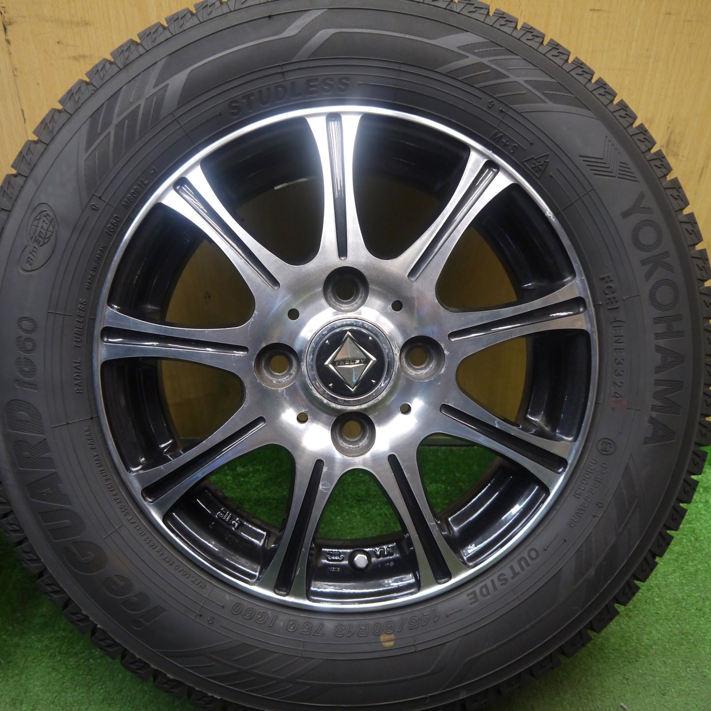 バリ溝！24年！9.5分以上★スタッドレス 145/80R13 ヨコハマ アイスガード iG60 RiZLEY ライツレー 13インチ PCD100/4H★5082703Hス