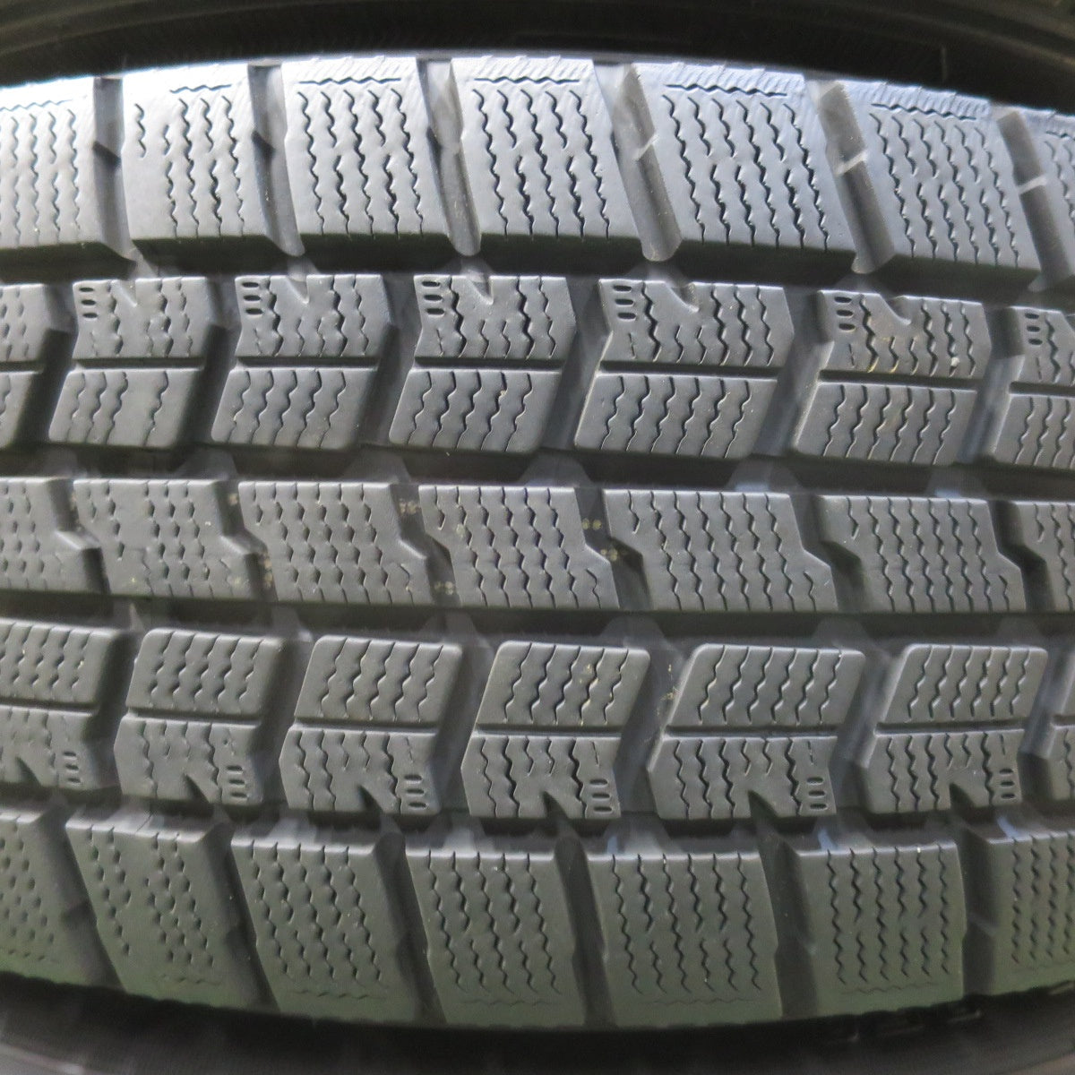 バリ溝！22年！9.5分★トヨタ 200系 クラウン ロイヤル 純正 215/60R16 スタッドレス グッドイヤー アイスナビ7 16インチ PCD114.3/5H★5112104イス