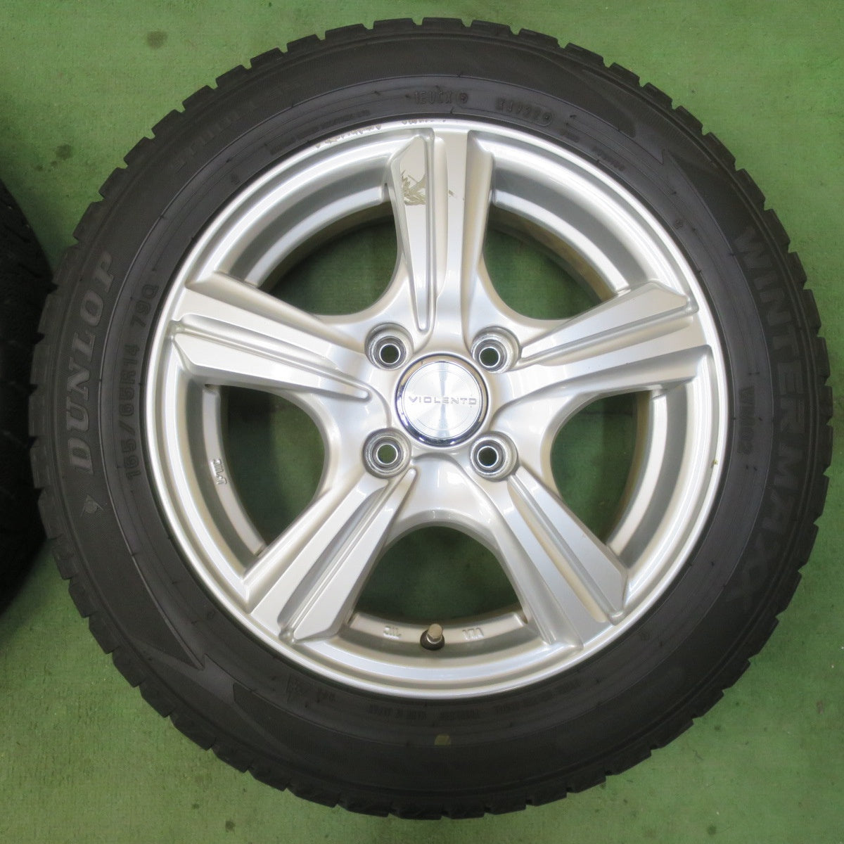 バリ溝！22年！9.5分★スタッドレス 165/65R14 ダンロップ ウインターマックス WM02 VIOLENTO ヴィオレント 14インチ PCD100/4H★6011607イス