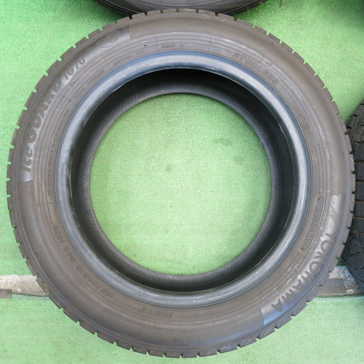 バリ溝！25年！9.5分◎スタッドレス 185/60R15 ヨコハマ アイスガード iG70 タイヤ 15インチ ヤリス ヴィッツ フィット シエンタ 等◎6072103Hスタ