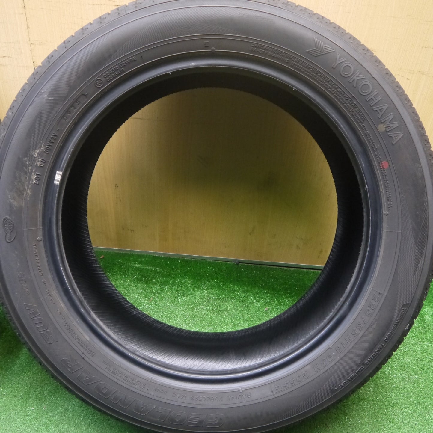 ほぼ新車外し！25年★225/55R18 ヨコハマ ジオランダー SUV G055 G055E タイヤ 18インチ デリカ D:5 シャモニー アウトランダー ZR-V エクストレイル 等★6010501Hノタ