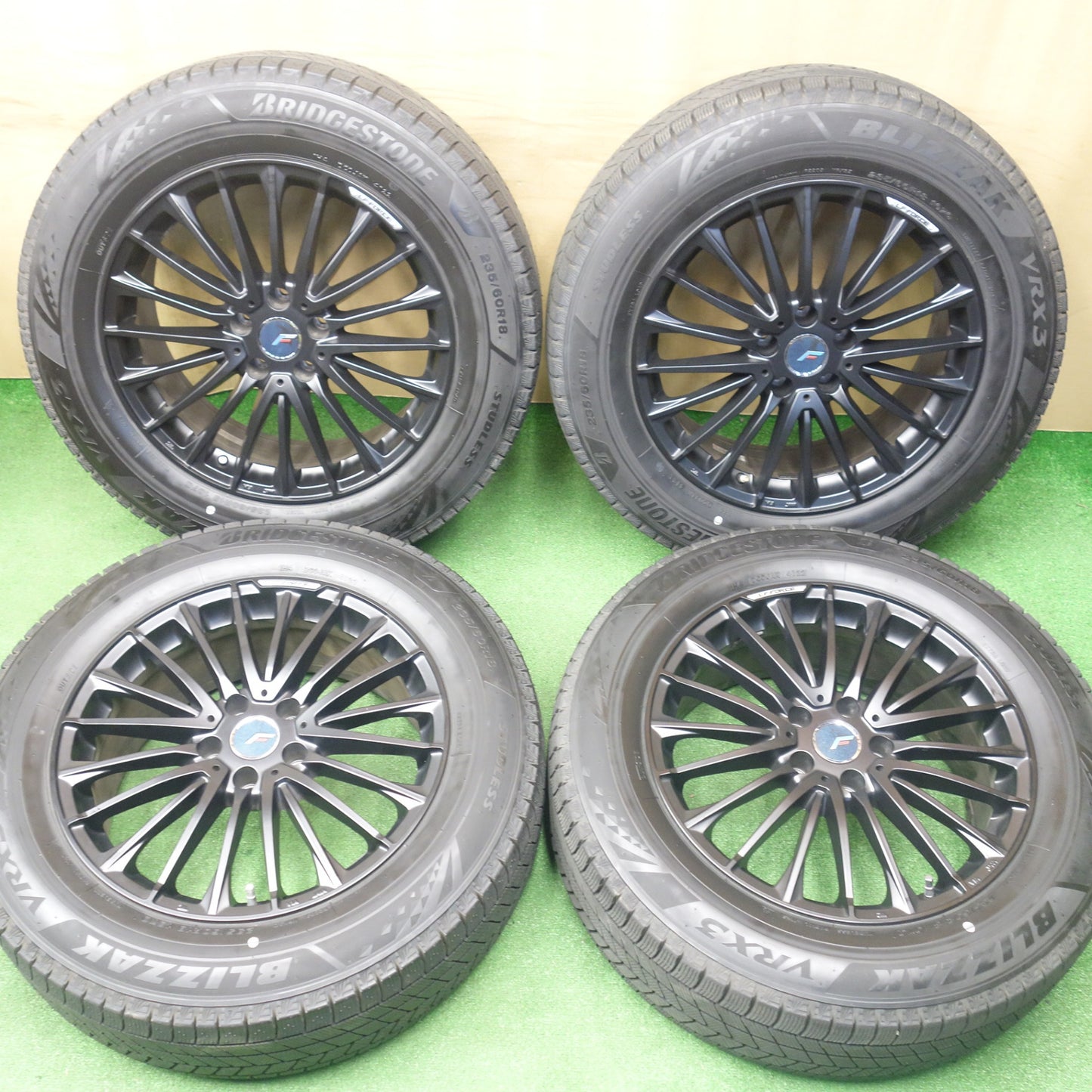 バリ溝！22年！キレイ！ほぼ10分★Lehrmeister LF-FORCE 235/60R18 スタッドレス ブリヂストン ブリザック VRX3 レアマイスター 18インチ PCD114.3/5H★6021801KTス