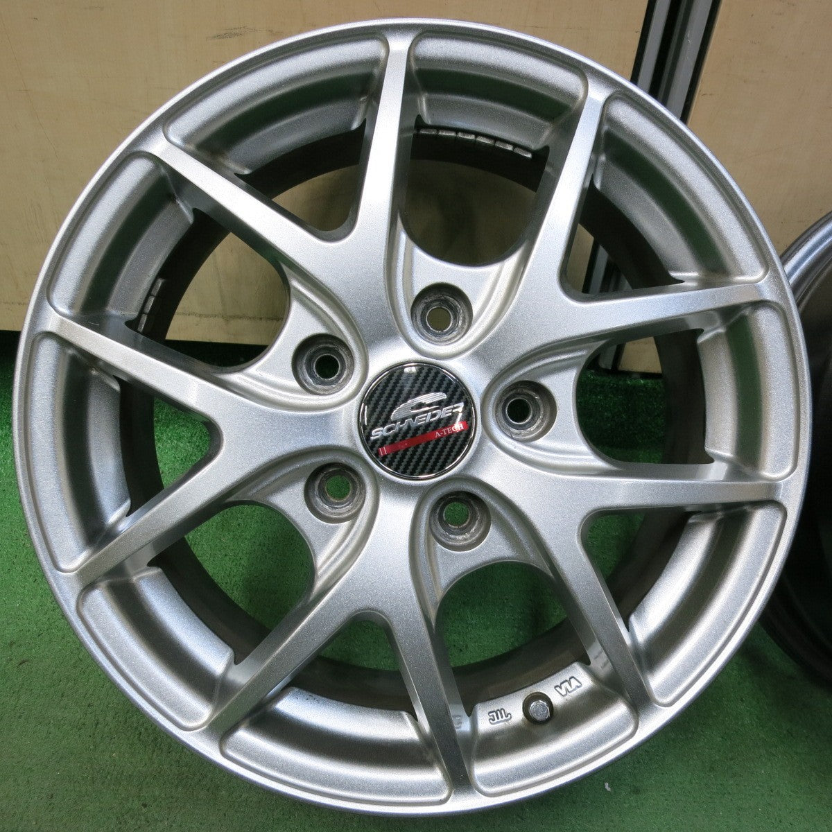 [送料無料] キレイ★SCHNEIDER A-TECH シュナイダー エーテック 15インチ ホイール 15×6J PCD114.3/5H★5021401SYホ