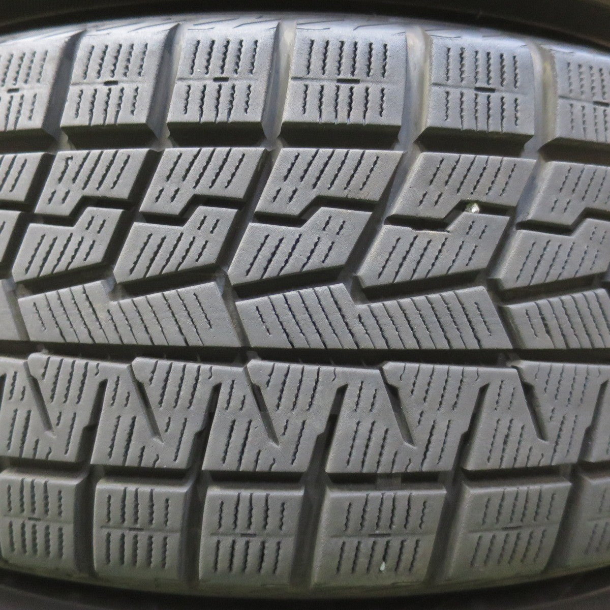 バリ溝！キレイ！9分◎スタッドレス 195/65R15 ヨコハマ アイスガード iG70 LAUFBAHN Ⅱ ラウフバーン 2 15インチ PCD114.3/5H◎6091907イス