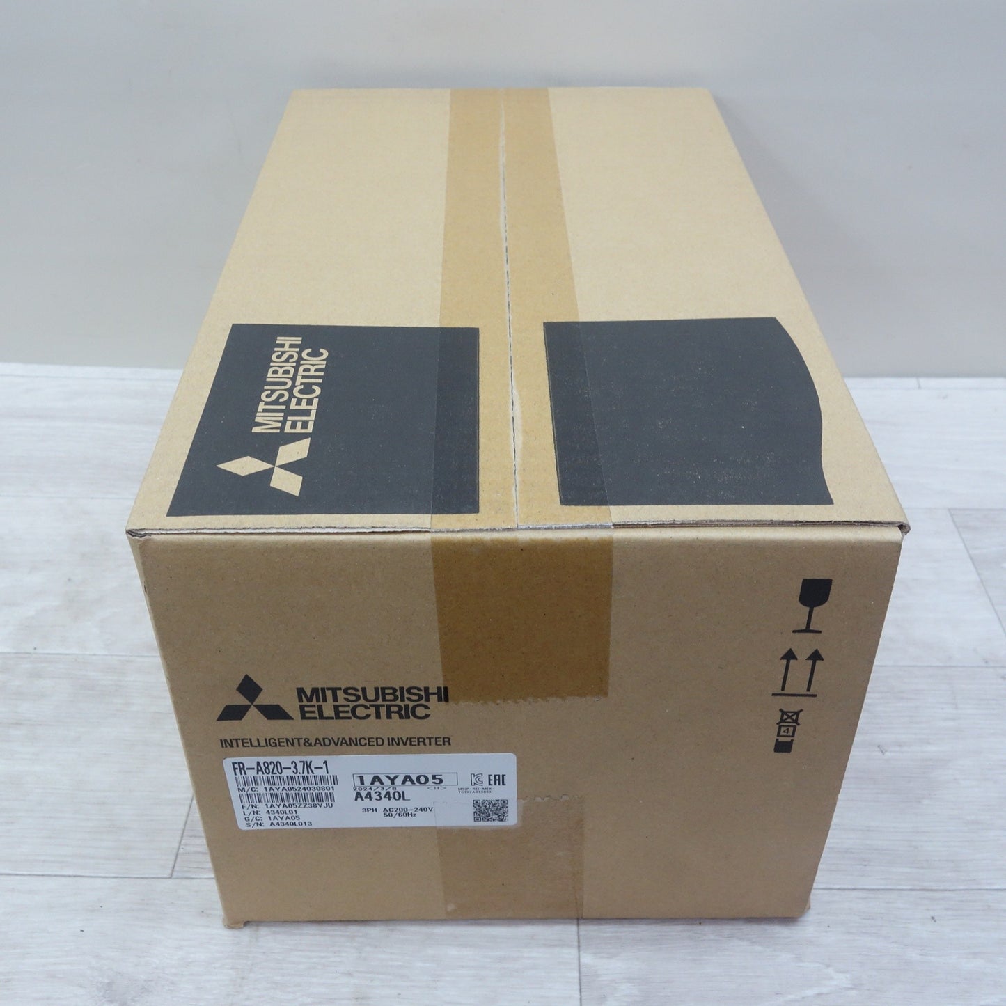 [送料無料] 未使用☆三菱電機 インバータ FR-A820-3.7K-1 2024年製 A800シリーズ 三相 200V 3.7kW☆