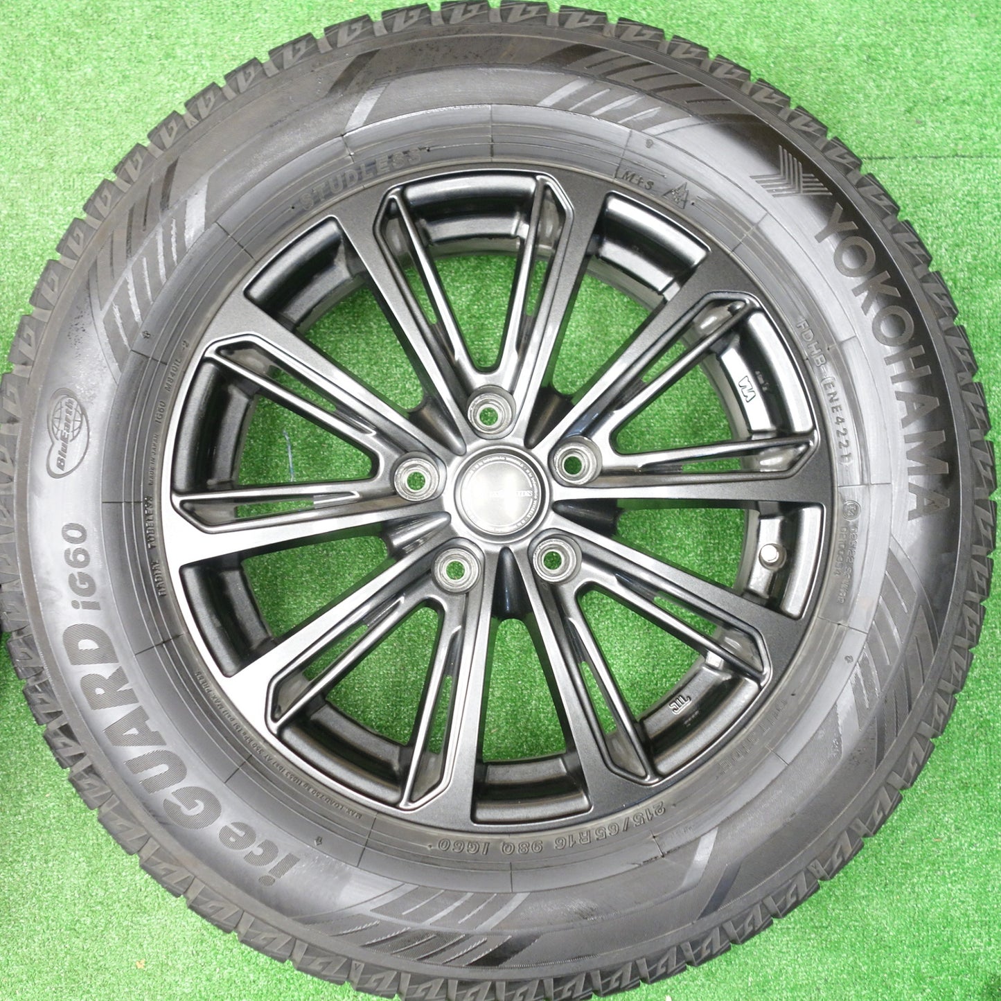 バリ溝！21年！キレイ！9.5分★スタッドレス 215/65R16 ヨコハマ アイスガード iG60 MiLLOUS DF ミルアス 16インチ PCD114.3/5H★5121405KTス