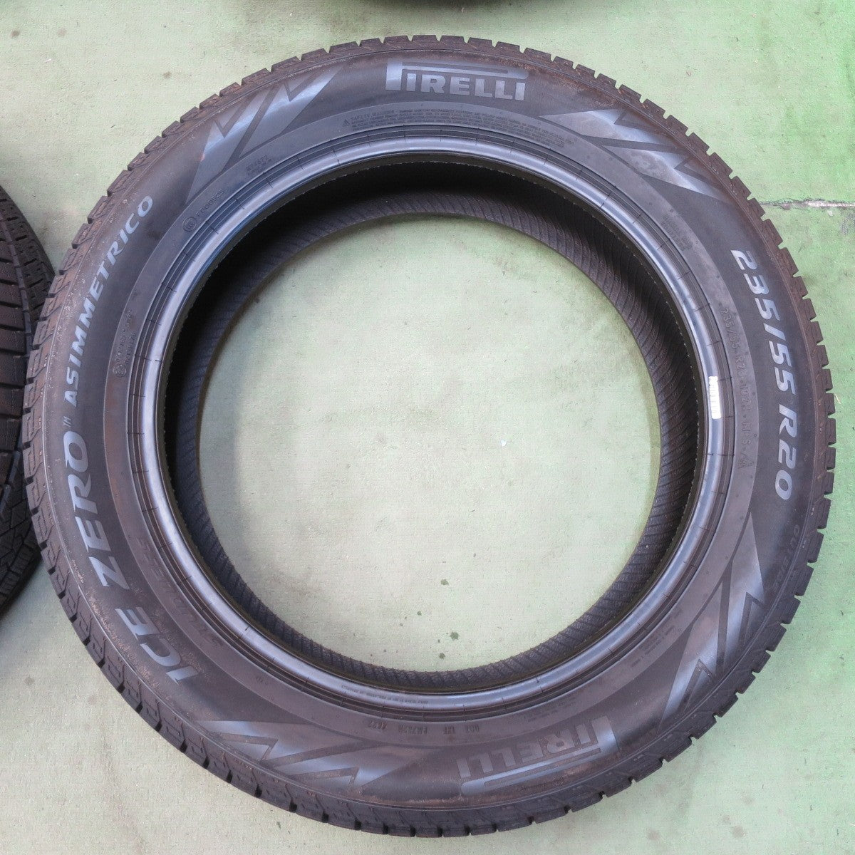 ほぼ未使用！22年★スタッドレス 235/55R20 ピレリ アイスゼロ アシンメトリコ タイヤ 20インチ レクサス NX RX 等★6051510イスタ