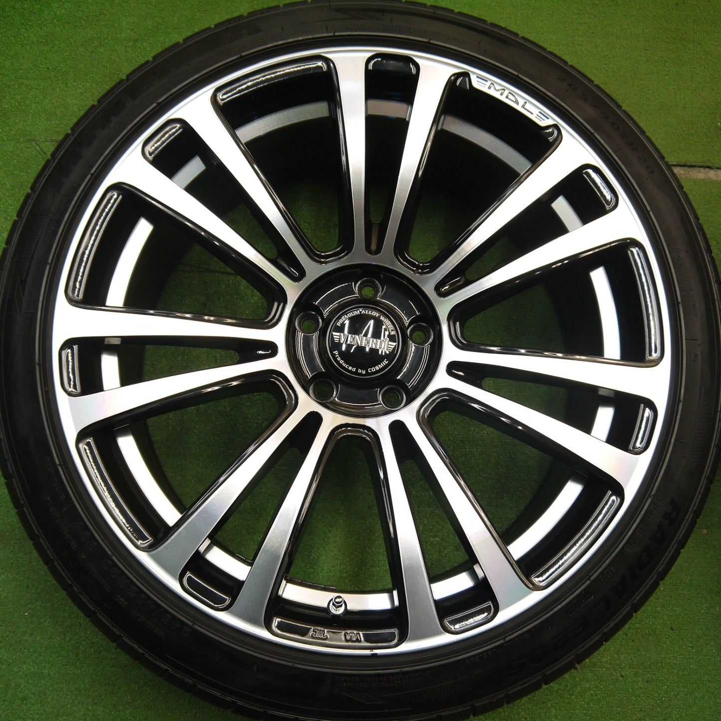 [送料無料] バリ溝！キレイ！8.5分★VENERDi COSMIC 245/40R20 ミネルバ ラジアル F205 ヴェネルディ コスミック 20インチ PCD114.3/5H★5031204Hノ